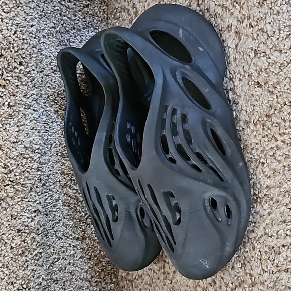 Yeeeeezy style black foam runner shoes size 39 - Picture 2 of 12